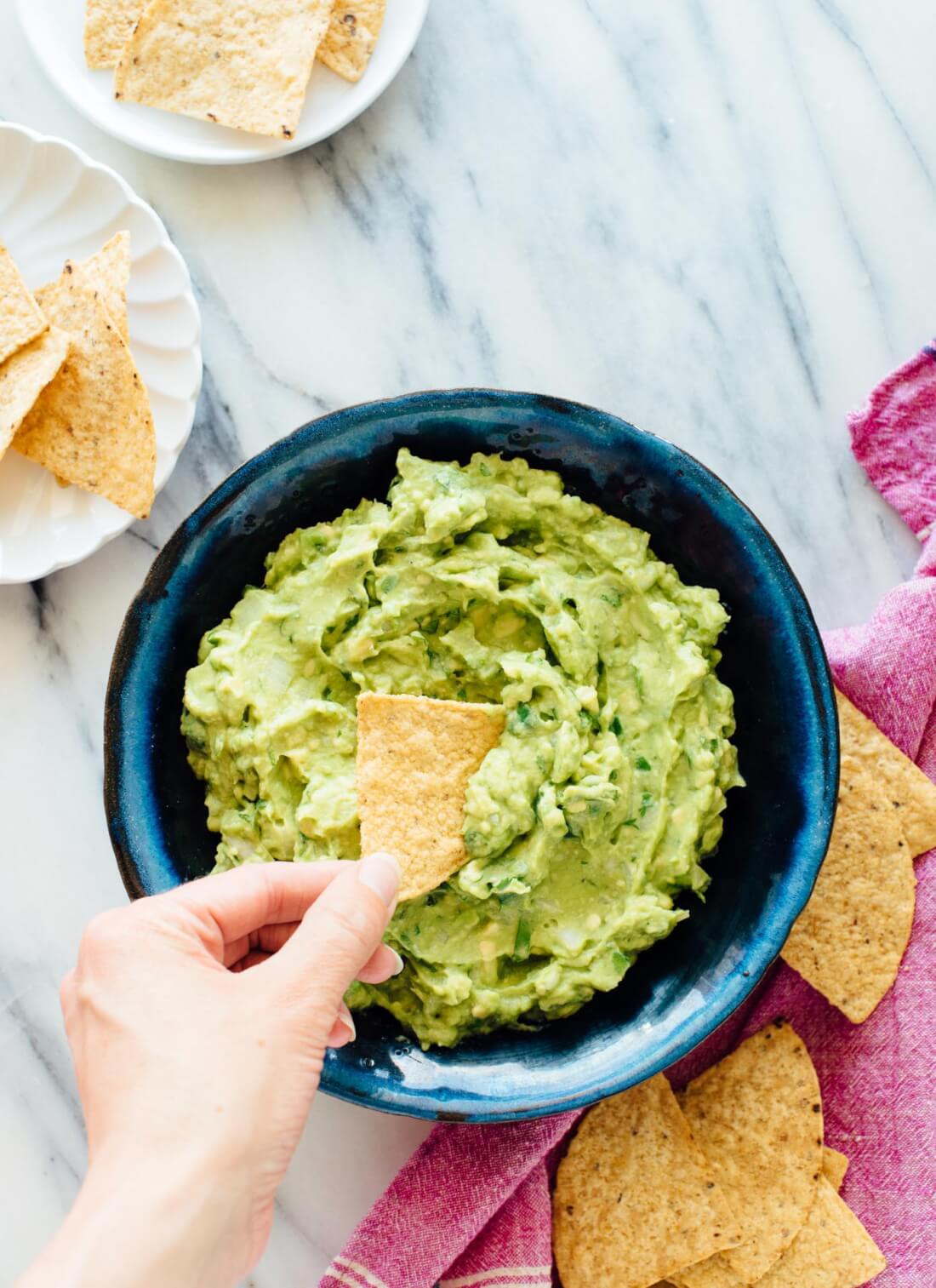 Truly the best guacamole recipe. It's so easy to make with these simple tips! cookieandkate.com